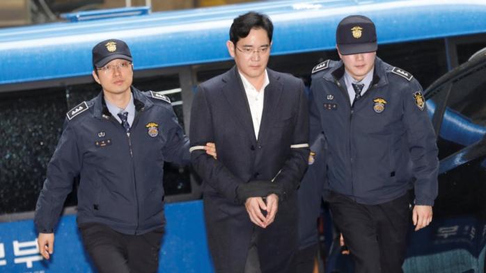 Керівнику Samsung загрожує 12 років в’язниці за корупцію