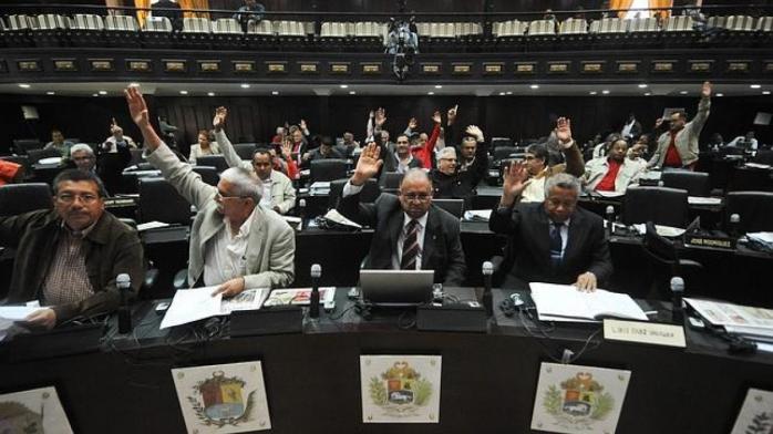 Парламент Венесуэлы объявил нелегитимным Национальное учредительное собрание