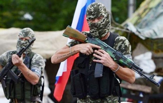 Бойовики ДНР отримують у п’ять разів меншу зарплату, ніж найманці з РФ — розвідка