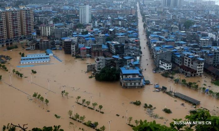 На Китай обрушились наводнения: свыше 530 тысяч пострадавших, есть жертвы (ФОТО)