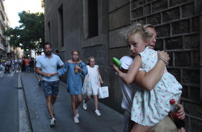 Дорога смерті у Барселоні: оприлюднено нові фото та відео з місця теракту (ФОТО, ВІДЕО 18+)
