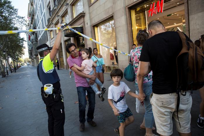 В Барселоне ищут потерявшегося во время теракта семилетнего мальчика