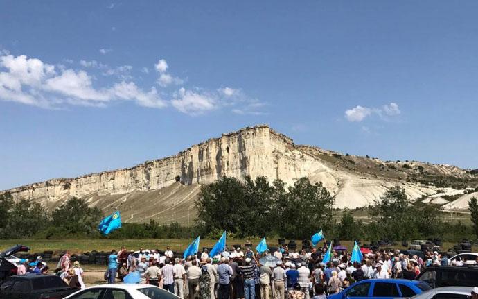 В Крыму российские силовики задержали организатора мероприятия крымских татар
