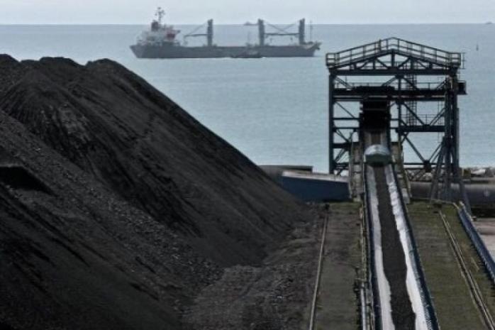 До України відправили першу партію вугілля із США