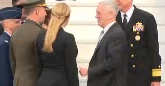 Міністр оборони США прибув до Києва (ВІДЕО)