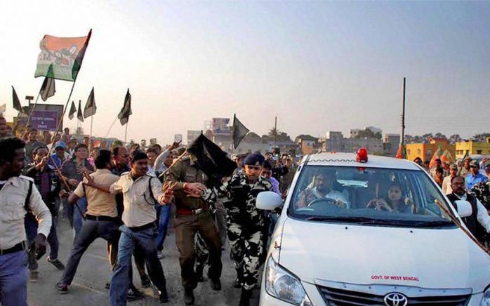 Массовые беспорядки в Индии: в результате столкновений погибли 23 человека (ВИДЕО)