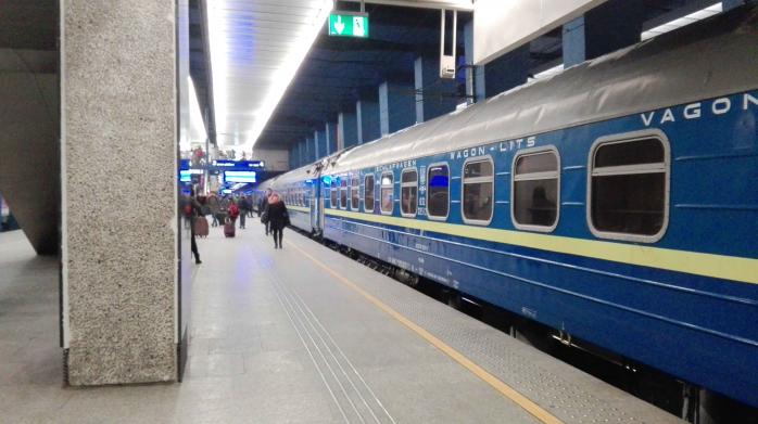 «Укрзалізниця» почти вдвое уменьшит стоимость билетов на поезд Киев-Варшава