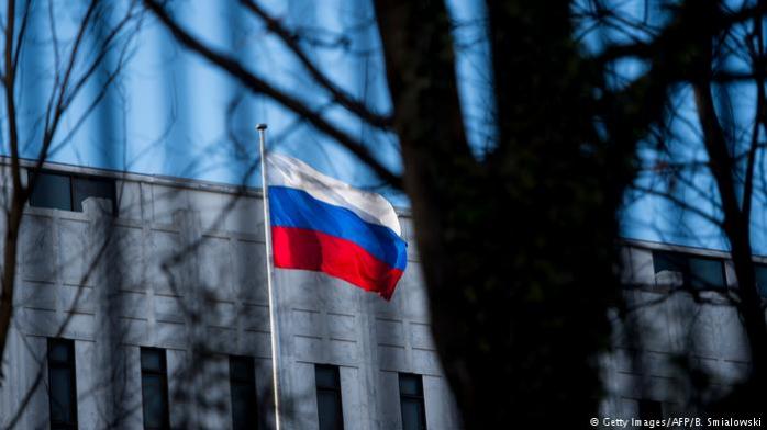 ЗМІ: Співробітники торгпредства РФ у Вашингтоні поспішно палили документи (ВІДЕО)