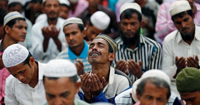 В Чечне тысячи мусульман вышли на митинг в поддержку жителей Мьянмы, исповедующих ислам (ФОТО, ВИДЕО)