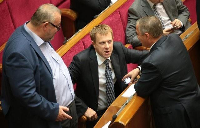 Хомутиннік пішов з поста керівника депутатської групи «Відродження»