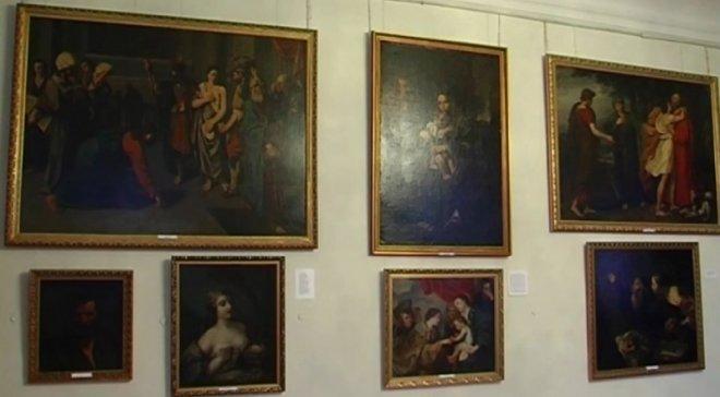 Музей в Мариуполе передал свыше 50 картин на 1,3 млн долл. в аннексированный Крым (ФОТО)