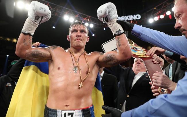 Украинский боксер Усик победил Хука техническим нокаутом (ВИДЕО)