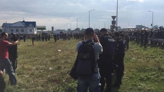 Приїзд Саакашвілі: біля «Краковця» затримано понад 100 осіб