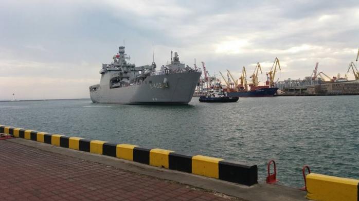 В одесский порт зашел турецкий десантный корабль (ФОТО)