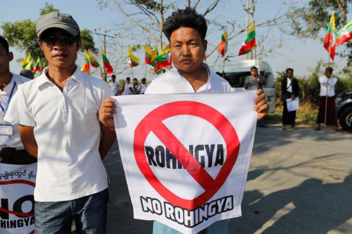 В ООН обвинили власти Мьянмы в этнических чистках из-за операции против рохинджа
