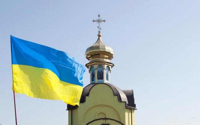 В оккупированном Крыму с украинских храмов снимают таблички «УПЦ МП» (ФОТО)