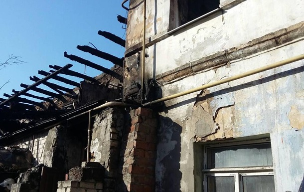 Фото: В результате сильного пожара в жилом доме сгорели 11 квартир