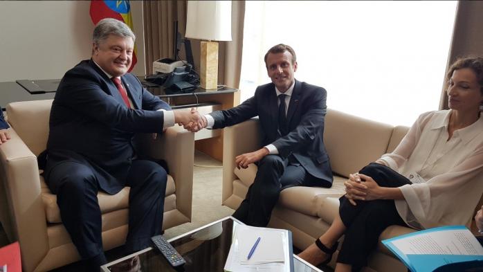 Порошенко в США встретился с Макроном и обсудил введение миротворцев ООН на Донбасс