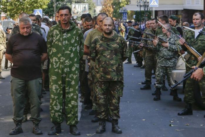 Порошенко: Переговори про звільнення заручників на Донбасі зайшли в глухий кут