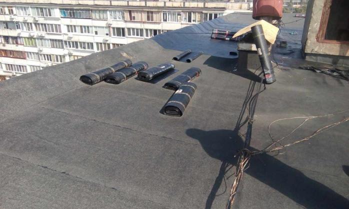 Два человека пострадали в результате взрыва на крыше киевской девятиэтажки (ФОТО)