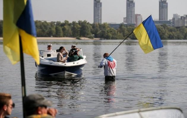 Дніпро сильно міліє через видобуток піску: на річці можуть з’явитися десятки островів (ФОТО)