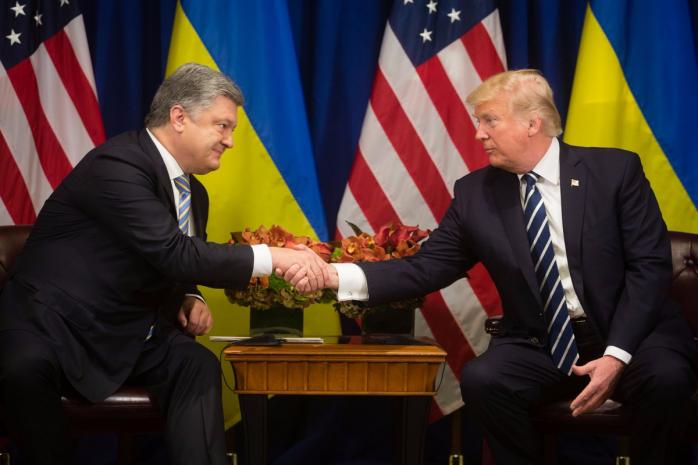 Порошенко: Трамп пообещал предоставить оборонительное оружие Украине