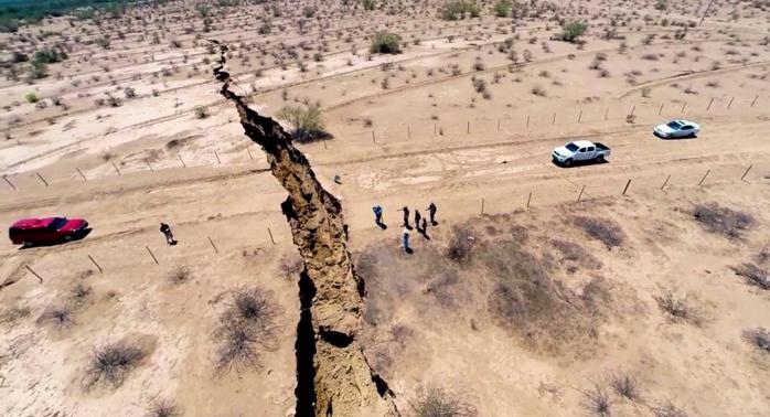 Землетрясение в Мексике: число жертв возросло до 305 человек, объявлен режим ЧП
