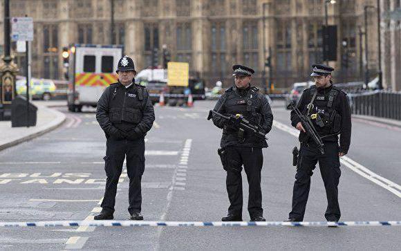Кислотная атака в Лондоне: неизвестные применили химическое вещество против прохожих, есть пострадавшие