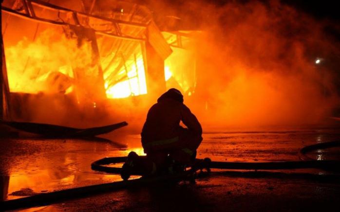 Полиция открыла производство по факту пожара на фармзаводе в Белой Церкви