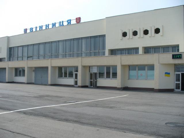 Винницкий аэропорт закрыли из-за взрывов в Калиновке