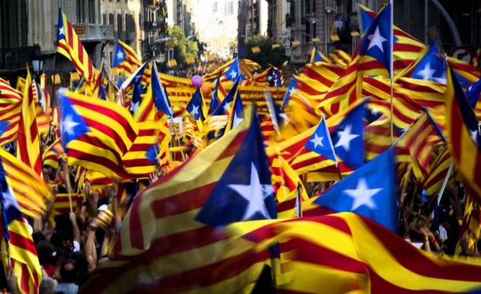 Референдум в Каталонии: полиция Испании конфисковала 2,5 млн бюллетеней и 100 урн