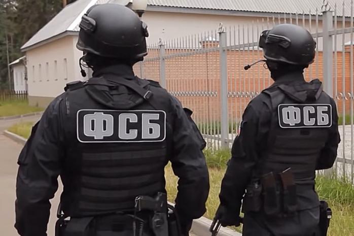 В Крыму военного РФ и его знакомую задержали по подозрению в шпионаже в пользу Украины