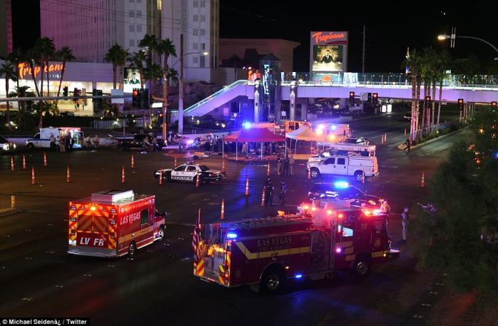 Кровавый понедельник в Лас-Вегасе: полиция называет стрелка местным «одиноким волком» (ФОТО)