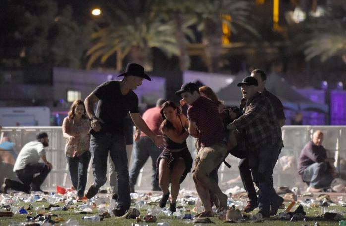 Найсмертоносніший розстріл в історії США: кількість поранених у Лас-Вегасі перевищила 400 осіб