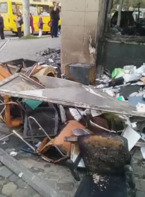 Фото: во Львове загорелось здание «Сбербанка России»