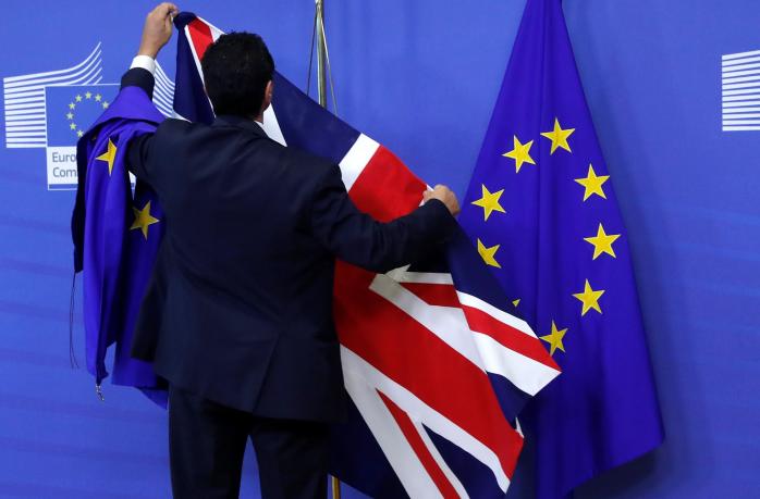Європарламент ухвалив резолюцію щодо Brexit: Лондон перешкоджає проведенню переговорів про фінанси