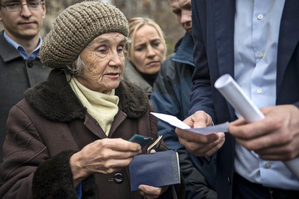 Порошенко: Благодаря пенсионной реформе пенсии повысят для 9 млн украинцев