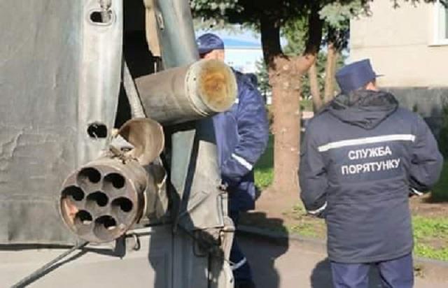 Взрывы в Калиновке: возле военных складов обнаружили около тысячи взрывоопасных предметов (ФОТО)