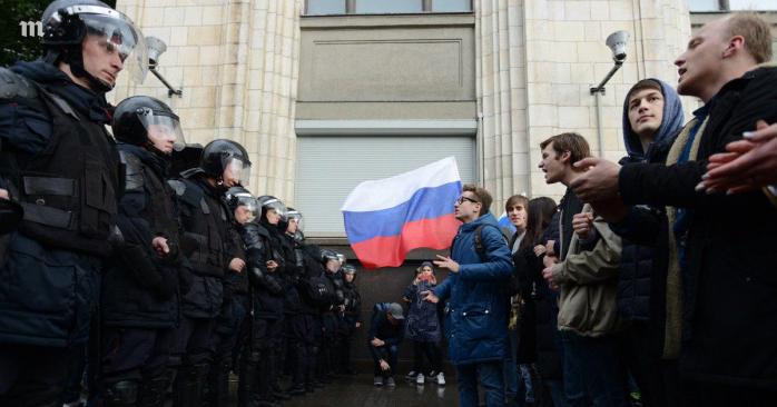 У російських містах проходять акції на підтримку Навального, затримано понад 100 осіб (ФОТО, ВІДЕО)
