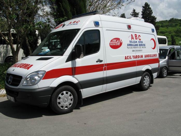 В Анталии перевернулся туристический автобус, есть погибшие и травмированные (ФОТО)