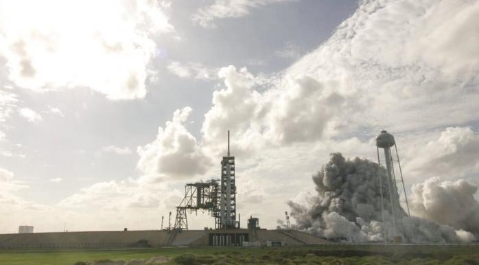SpaceX успешно запустил ракету Falcon 9 со спутниками связи (ВИДЕО)