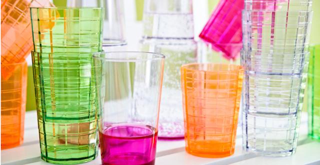 Пластиковий посуд і упаковка шкодять здоров’ю дітей — вчені