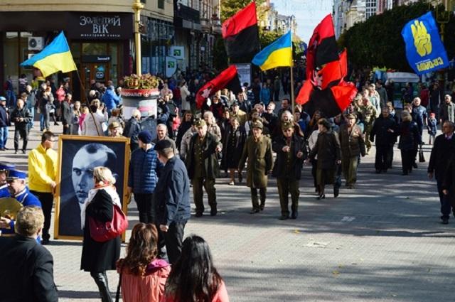 Украина отмечает День защитника: минута молчания, масштабные марши военных, выставки и фестивали (ФОТО, ВИДЕО)