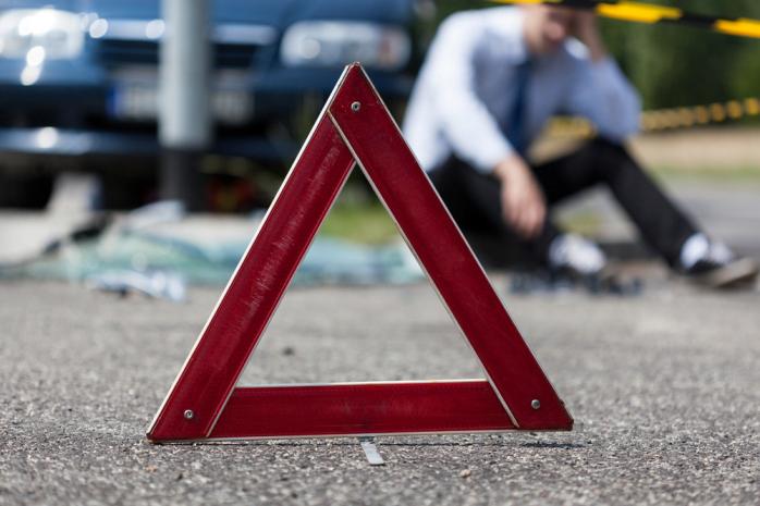 У Києві автомобіль збив водія, який спробував допомогти постраждалим у ДТП (ФОТО, ВІДЕО)