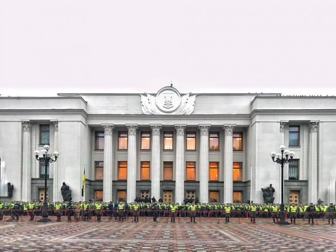 Силовики перекрыли правительственный квартал в Киеве (ФОТО)