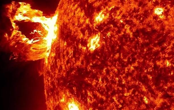Ученые оценили вероятность супервспышки на Солнце, способной уничтожить энергосистемы и электронику