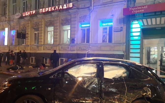 Аварія в Харкові: у поліції заявили про плутанину при упізнанні жертв