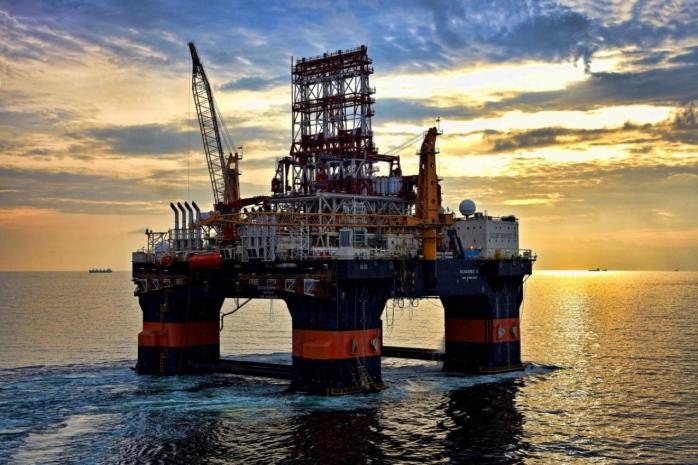 Санкции в действии: «Роснефть» приостановила действие лицензии на добычу нефти в части Черного моря