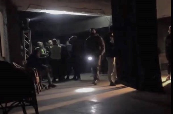 Облава в нічному клубі: у військкомат до затриманих не пускають адвоката та родичів