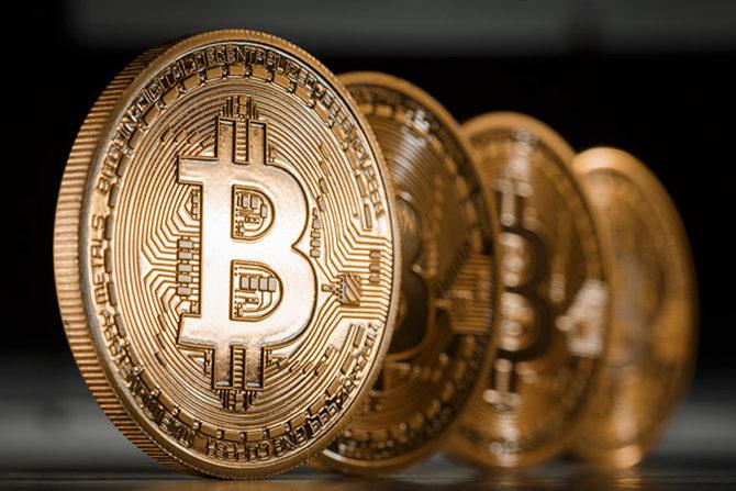 Стоимость Bitcoin достигла рекордных 7 тыс. долларов (ИНФОГРАФИКА)